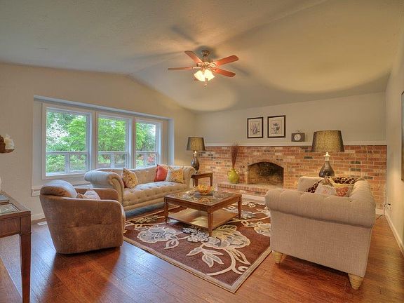 4th image of 16920 86th Ave E