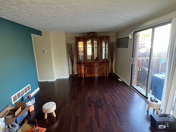 3rd image of 7627 Thames Ct
