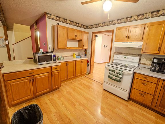 4th image of 3176 W 6th Dr