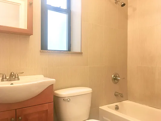 Rented by Premier Metro Realty Corp | media 7