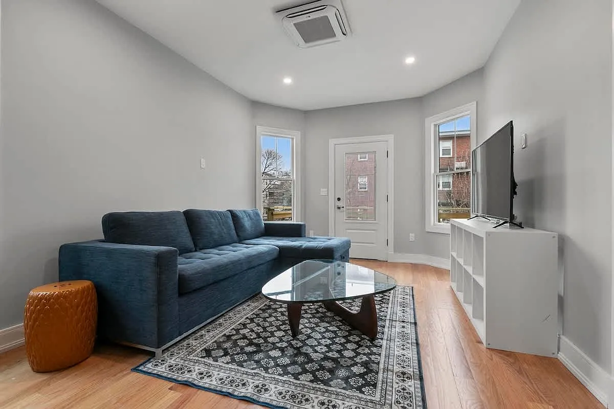 3 bed, $5,680 — Photo 1