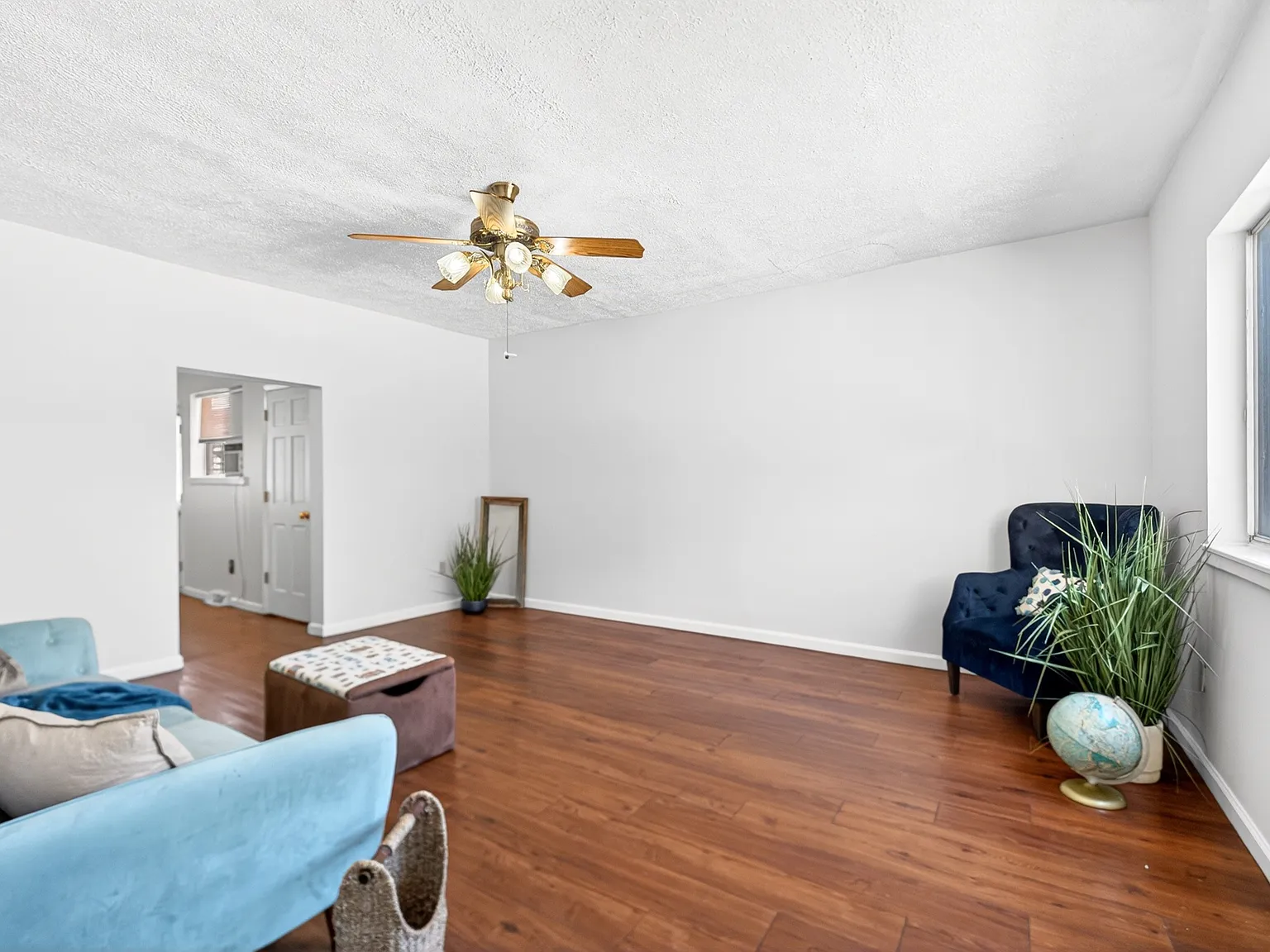 2 bed, $1,100 — Photo 2