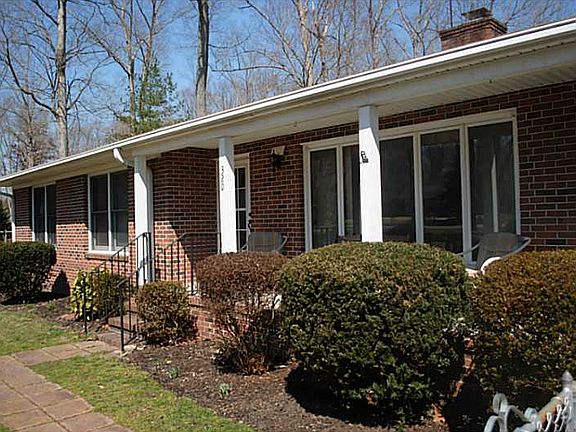 3rd image of 320 Wilkinson Dr