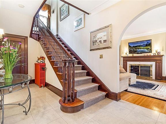 5th image of 435 Woodbridge Ave