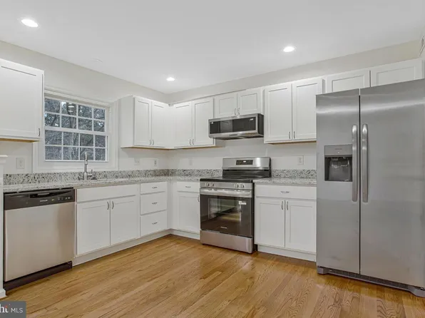 2144 Commissary Cir, Odenton, MD 21113