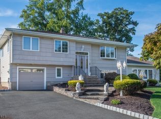 26 Birchtree Dr, Fairfield, NJ 07004