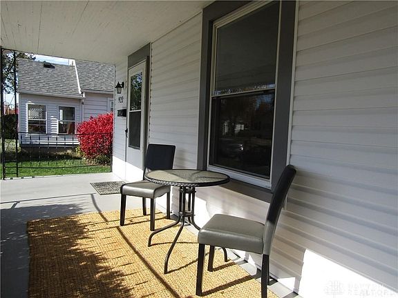 5th image of 921 Weng Ave