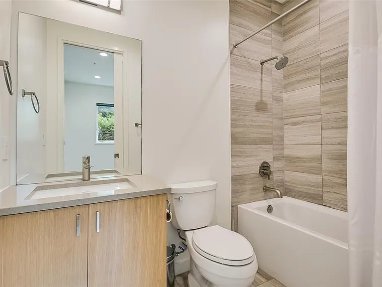1410 Woodlawn Blvd #B — Photo 14