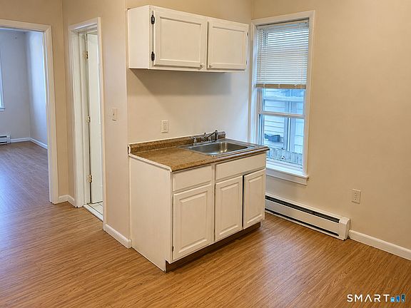 5th image of 13 Armstrong Place