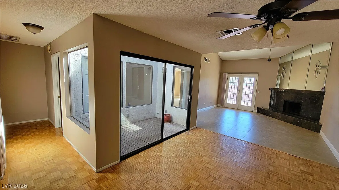 2 bed, 2.0 bath, 1358 sqft, $1,650 — Photo 3
