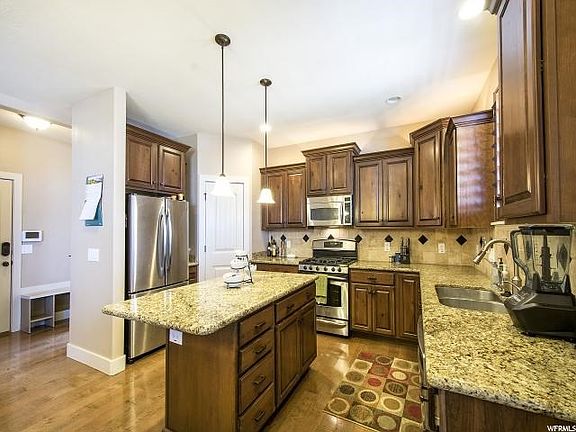 3rd image of 14622 S Pine Rose Dr