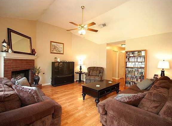 2nd image of 7134 Mirage Ln