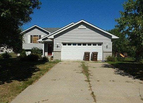 1st image of 1109 Leo Ln