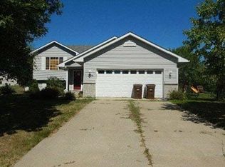1109 Leo Ln, Buffalo, MN 55313