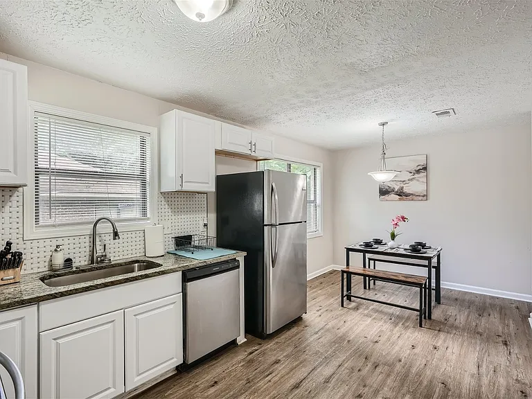 1091 Summer Brook Rd — Photo 9