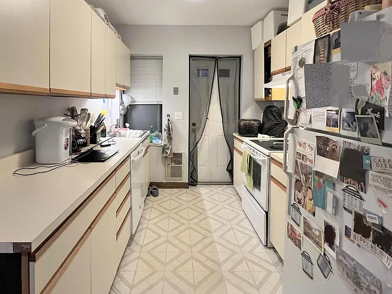 43 Ivaloo St #4 — Photo 3