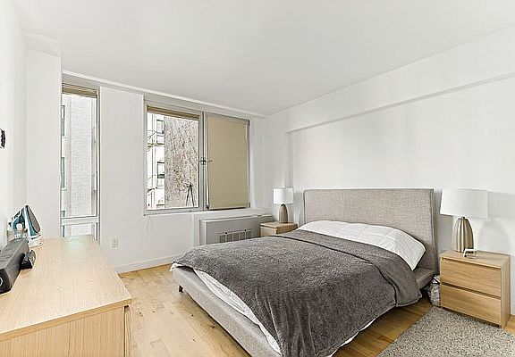 5th image of 631 E 9th St #3R