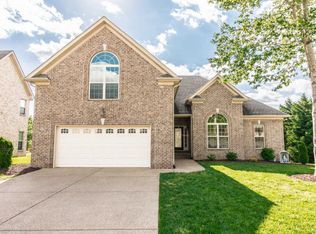 988 Crater Lake Ct, Gallatin, TN 37066