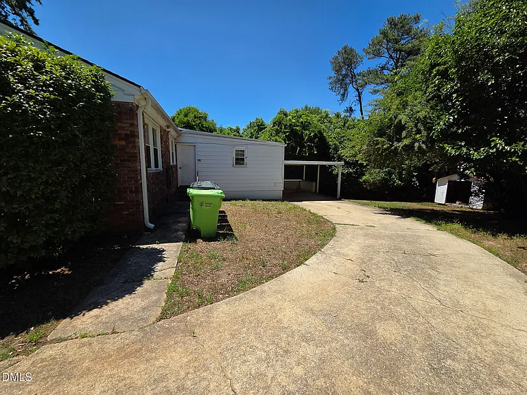 3428 Wade Ave — Photo 29