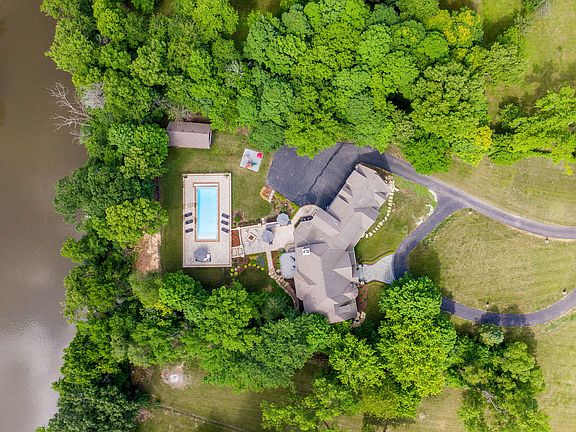 4th image of 3 Riverwood Ct