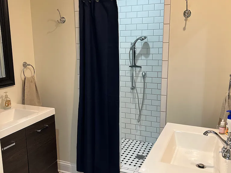 2414 Lyndale Ave S — Photo 14