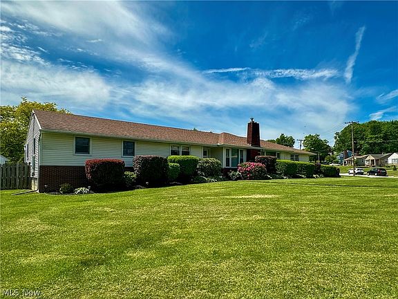 3rd image of 2308 Bears Den Rd