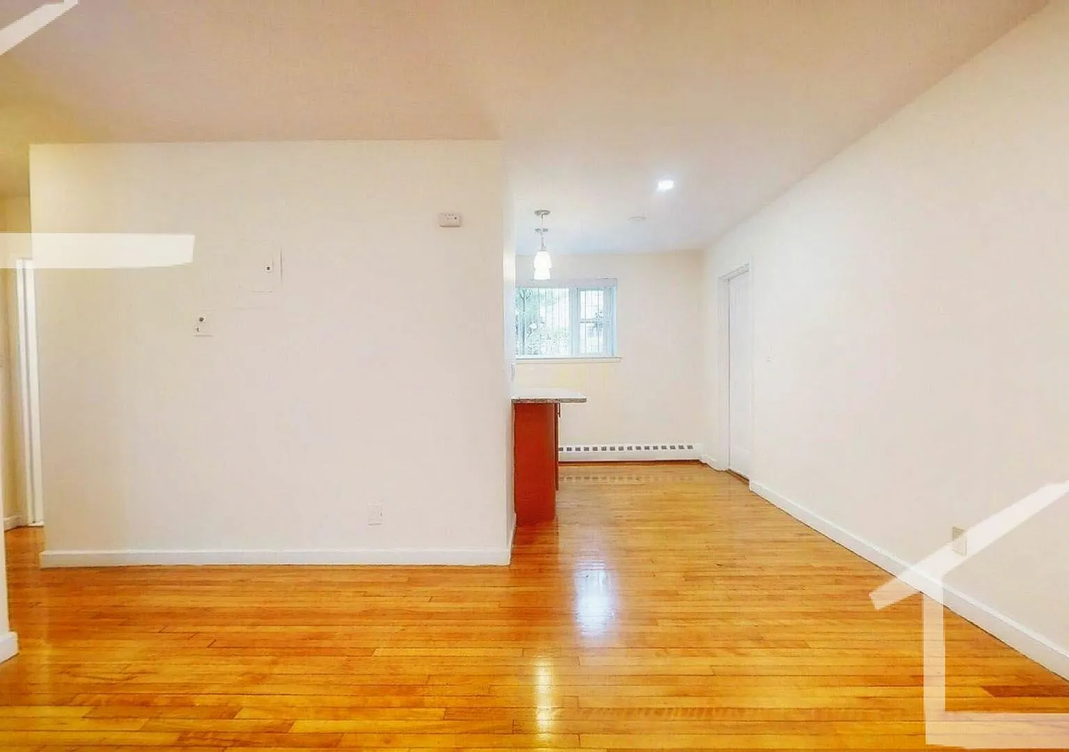 9/1 No Fee! Spacious 2BR near Coolidge Corner, Longwood — Photo 3
