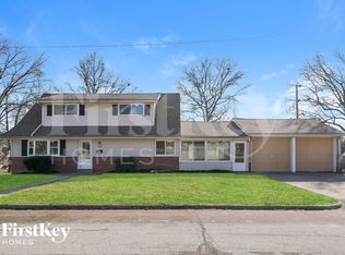 8680 Belhaven Dr, Saint Louis, MO 63114