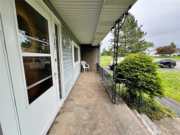 5th image of 7207 Coleman Mills Rd