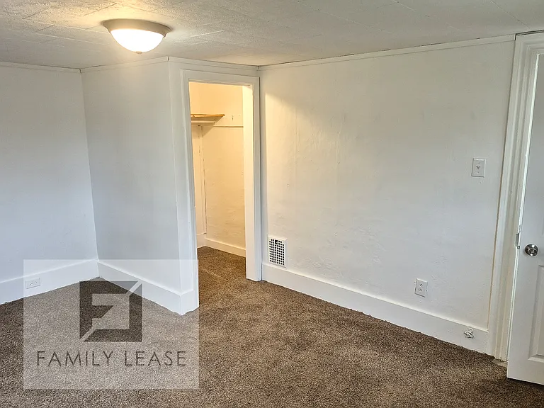 806 Morton St — Photo 23