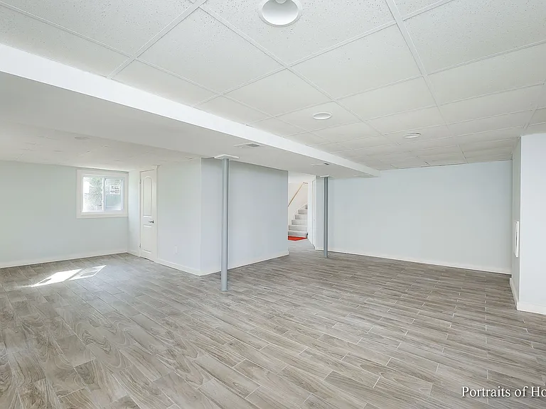 7307 W 111th St — Photo 13
