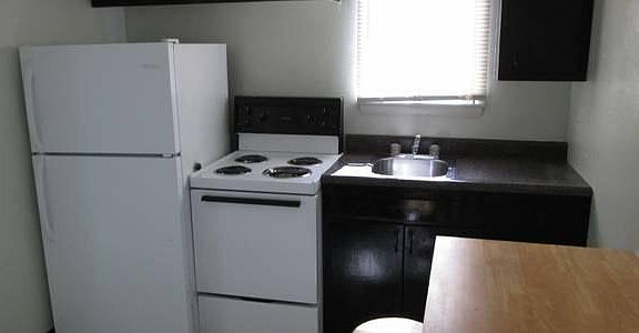 3rd image of 601 S Washington St APT 1