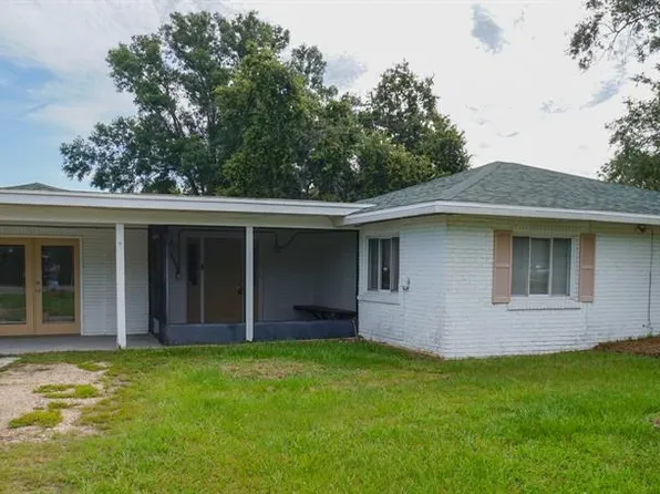 800 Saint Petersburg Dr W, Oldsmar, FL 34677