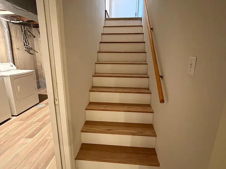 464 Quan Ave — Photo 11
