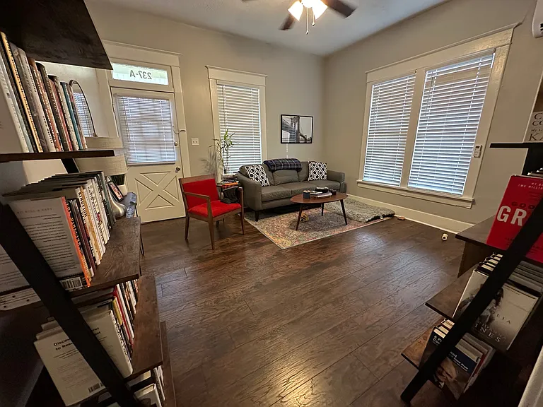 237 Locust Ave #A — Photo 2