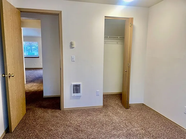 Westwood Park Apartments — Photo 5