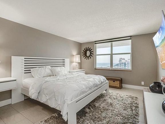4th image of 3015 N Ocean Blvd Penthouse H