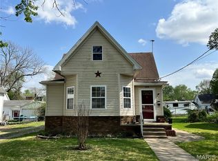 111 W South St, Nokomis, IL