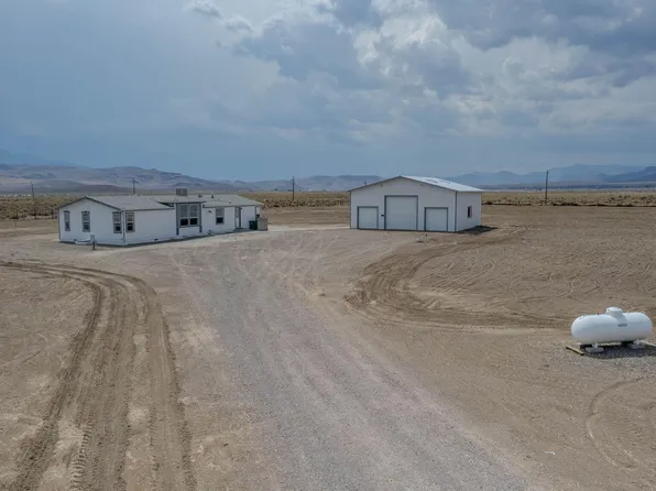 6715 Wade Dr, Silver Springs, NV 89429