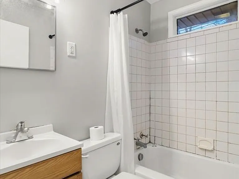 319 Morton Ave #A — Photo 8