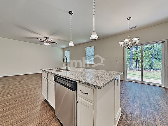 3rd image of 107 Doral Blue Dr