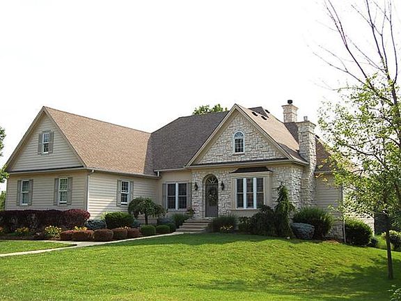 2nd image of 125 Countryside Dr N