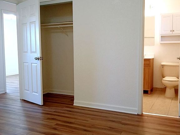 5th image of 3290 Golf Dr
