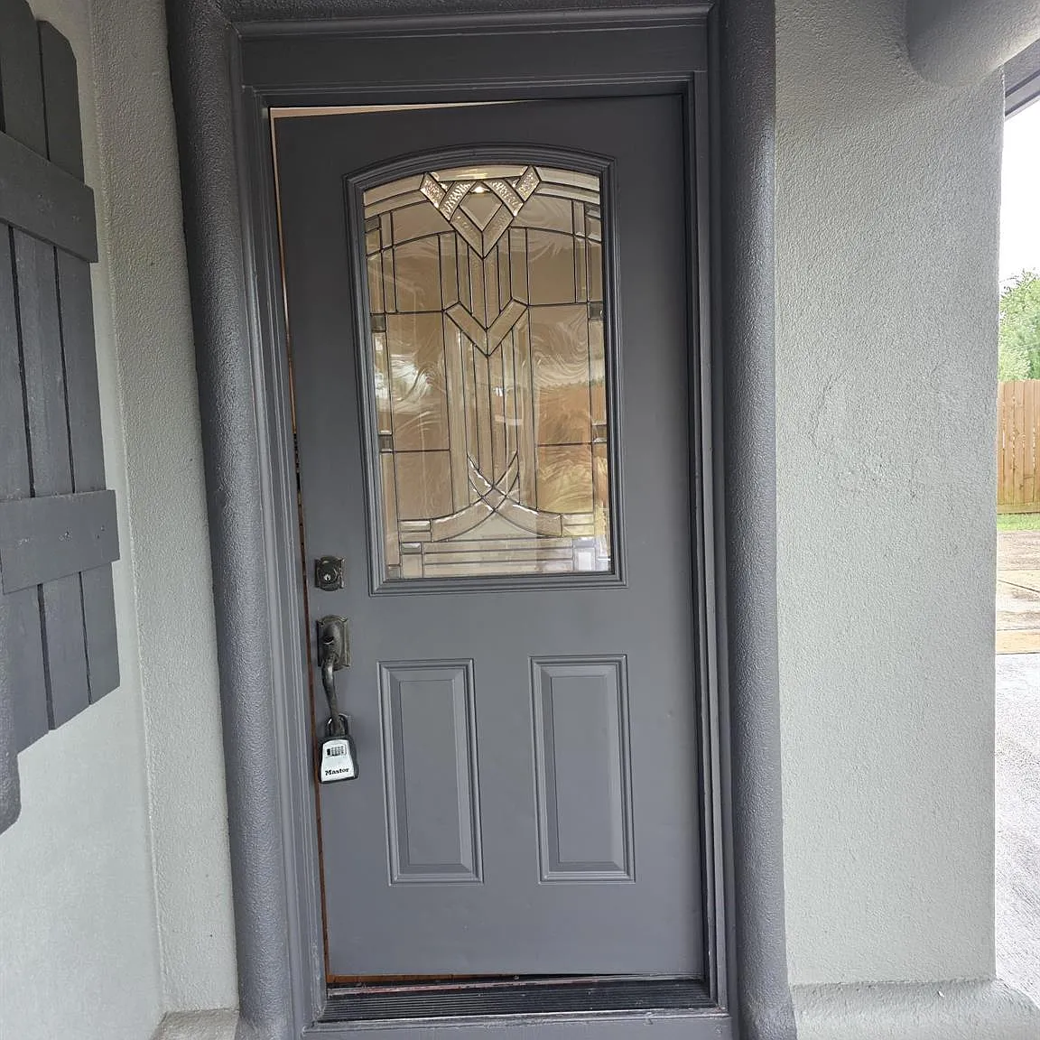 3 bed, 2.0 bath, 2400 sqft, $2,400 — Photo 3