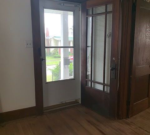 4th image of 108 High St