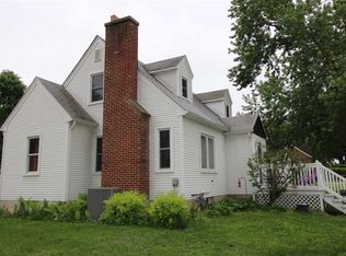413 S 4th St, Maquoketa, IA 52060