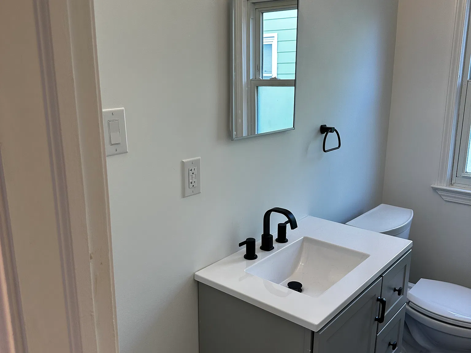 3 bed, 1000 sqft, $1,650 — Photo 3