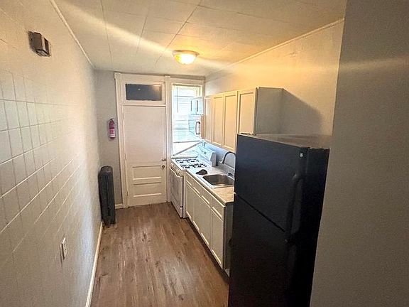 5th image of 5631 N Fairhill St