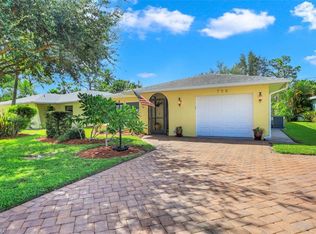 738 99th Ave N, Naples, FL 34108