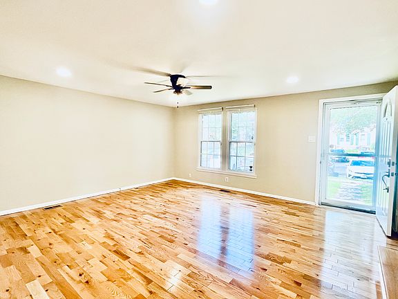 5th image of 13 Dallington Ct